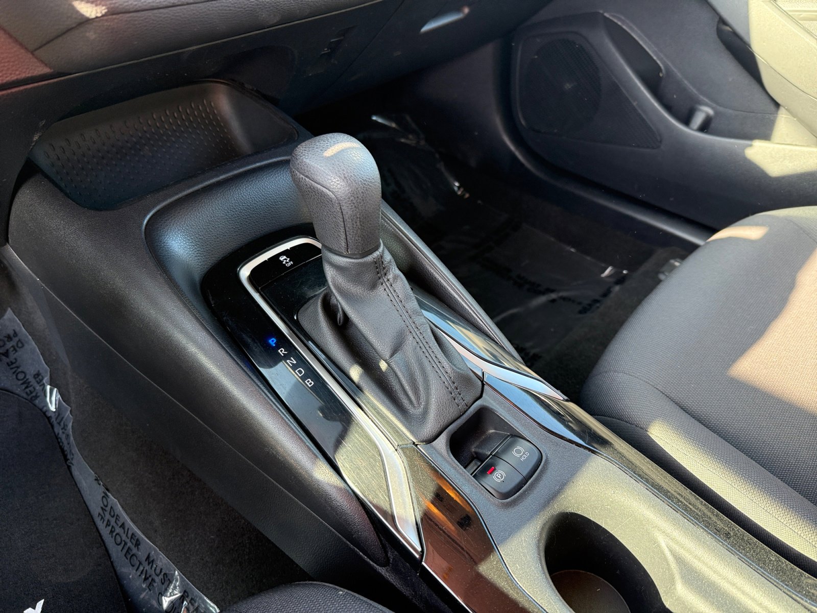 2021 Toyota Corolla LE photo 13