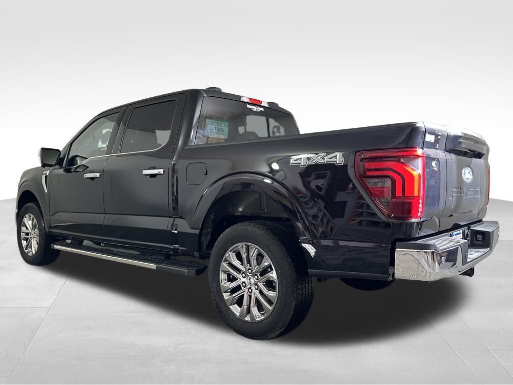 2025 Ford F-150 Lariat photo 4