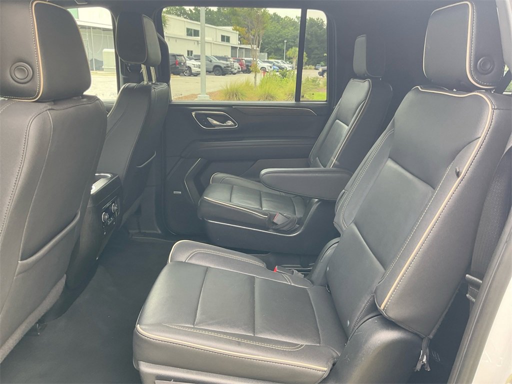 2023 Chevrolet Suburban Premier photo 22