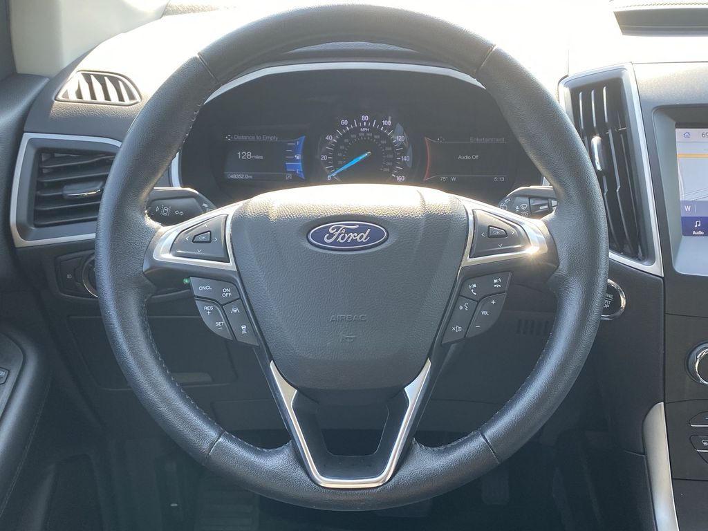 2020 Ford Edge SEL photo 3