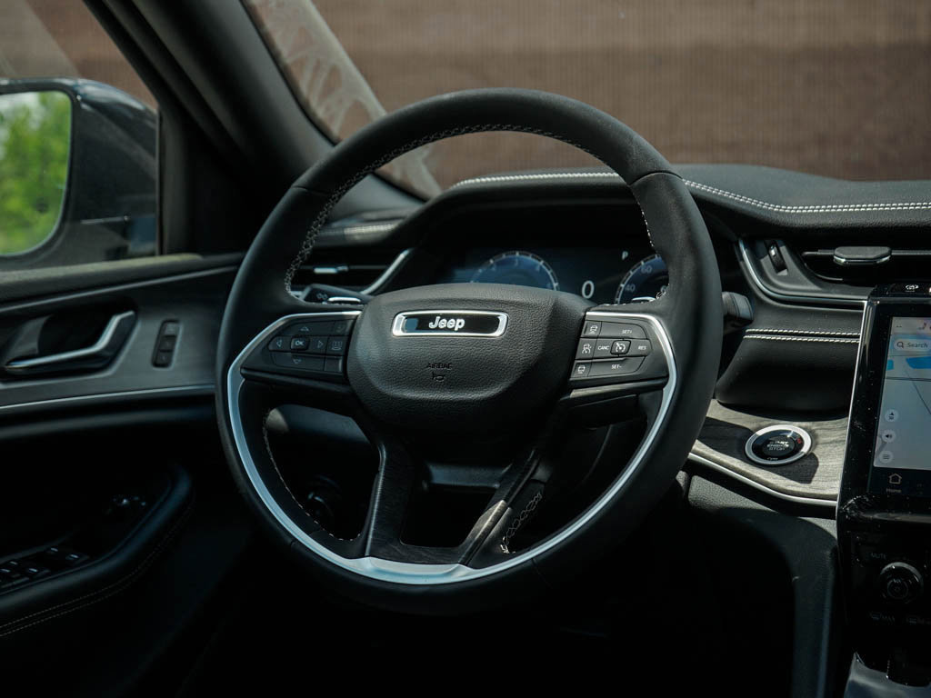 2025 Jeep Grand Cherokee Limited photo 15