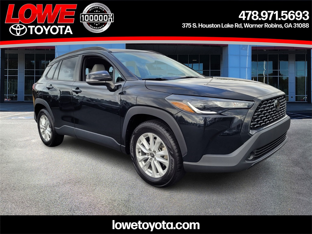 2022 Toyota Corolla Cross LE's photo