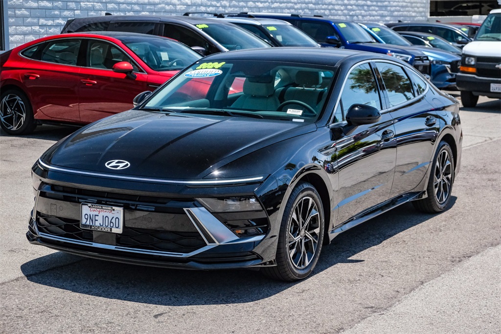 2024 Hyundai Sonata SEL photo 3