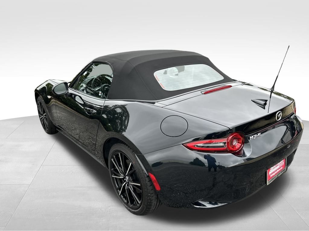 2025 Mazda MX-5 Miata Miata Grand Touring photo 3
