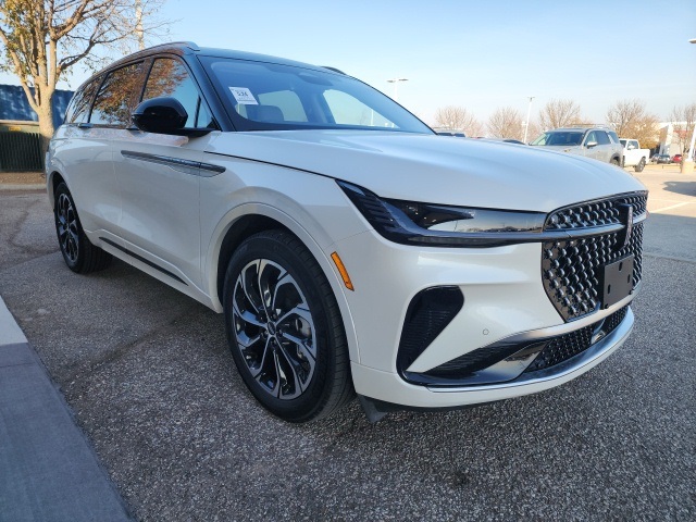 2025 Lincoln Nautilus Reserve's photo