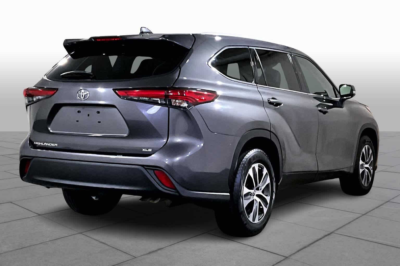 Pre-Owned 2022 Toyota Highlander XLE Sport Utility in Hyannis #NS106774 ...