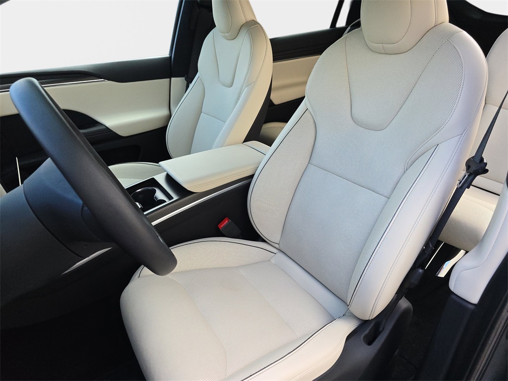 2023 Tesla Model X Plaid photo 15
