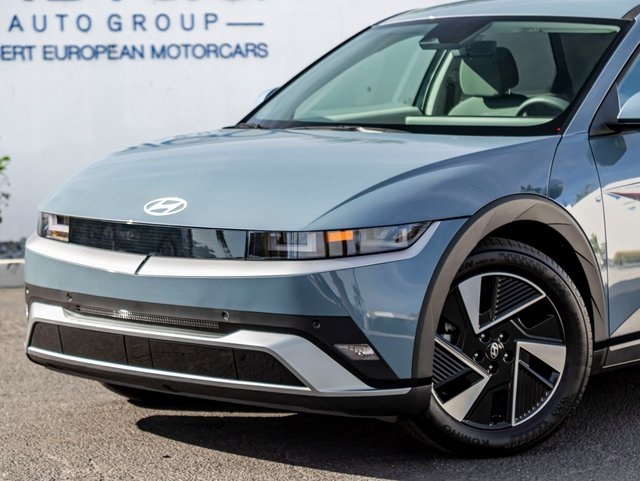 Used 2025 Hyundai IONIQ 5 SE with VIN 7YAKM4DA5SY008115 for sale in Rancho Mirage, CA