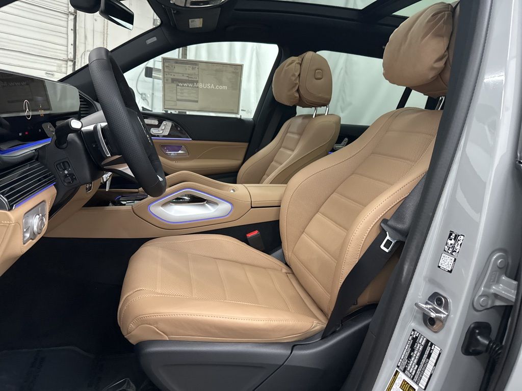 2026 Mercedes Benz GLS 580 4MATIC photo 16