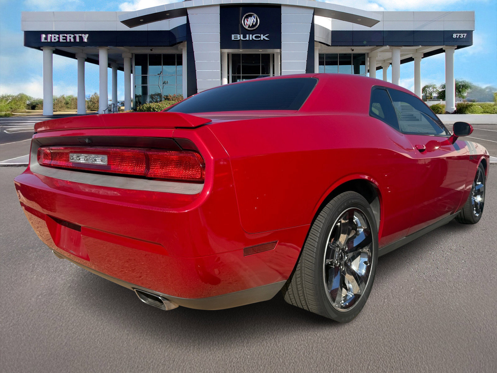 2012 Dodge Challenger R/T photo 2