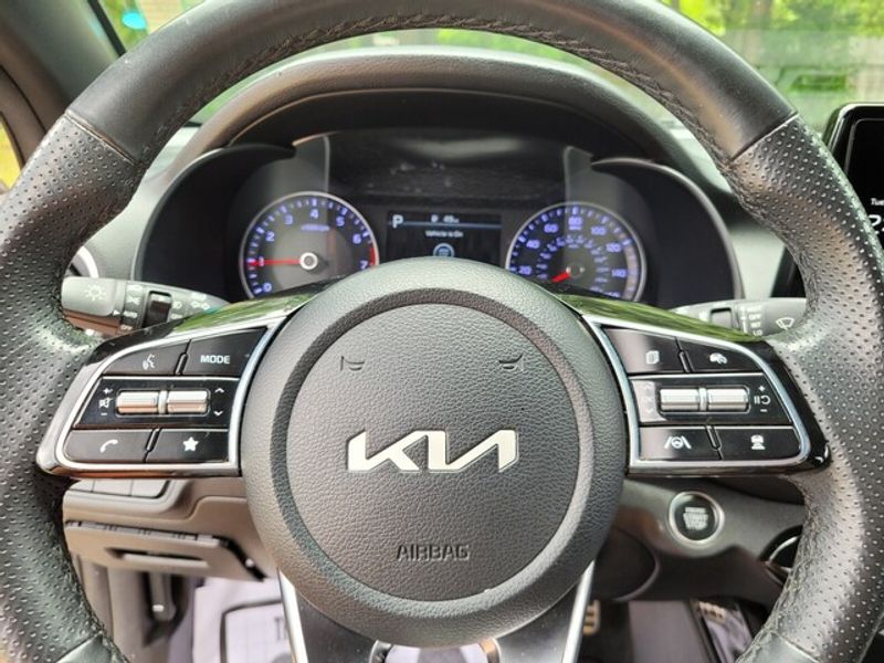2023 Kia Forte GT-Line photo 16