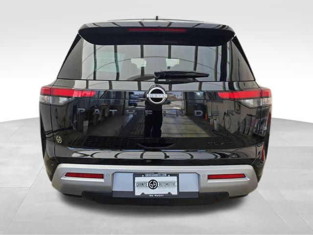 2025 Nissan Pathfinder SL photo 4