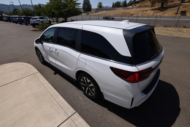 2025 Honda Odyssey EX-L photo 11