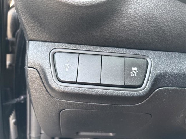 2023 Kia Forte LX photo 18