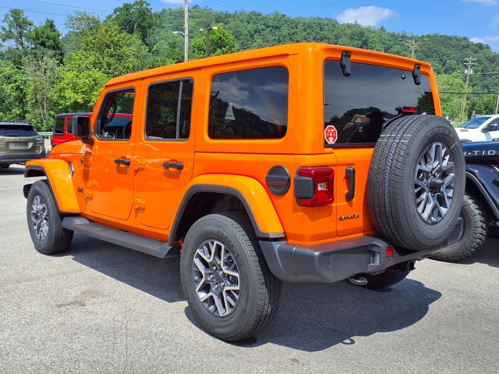 2025 Jeep Wrangler Sahara photo 3