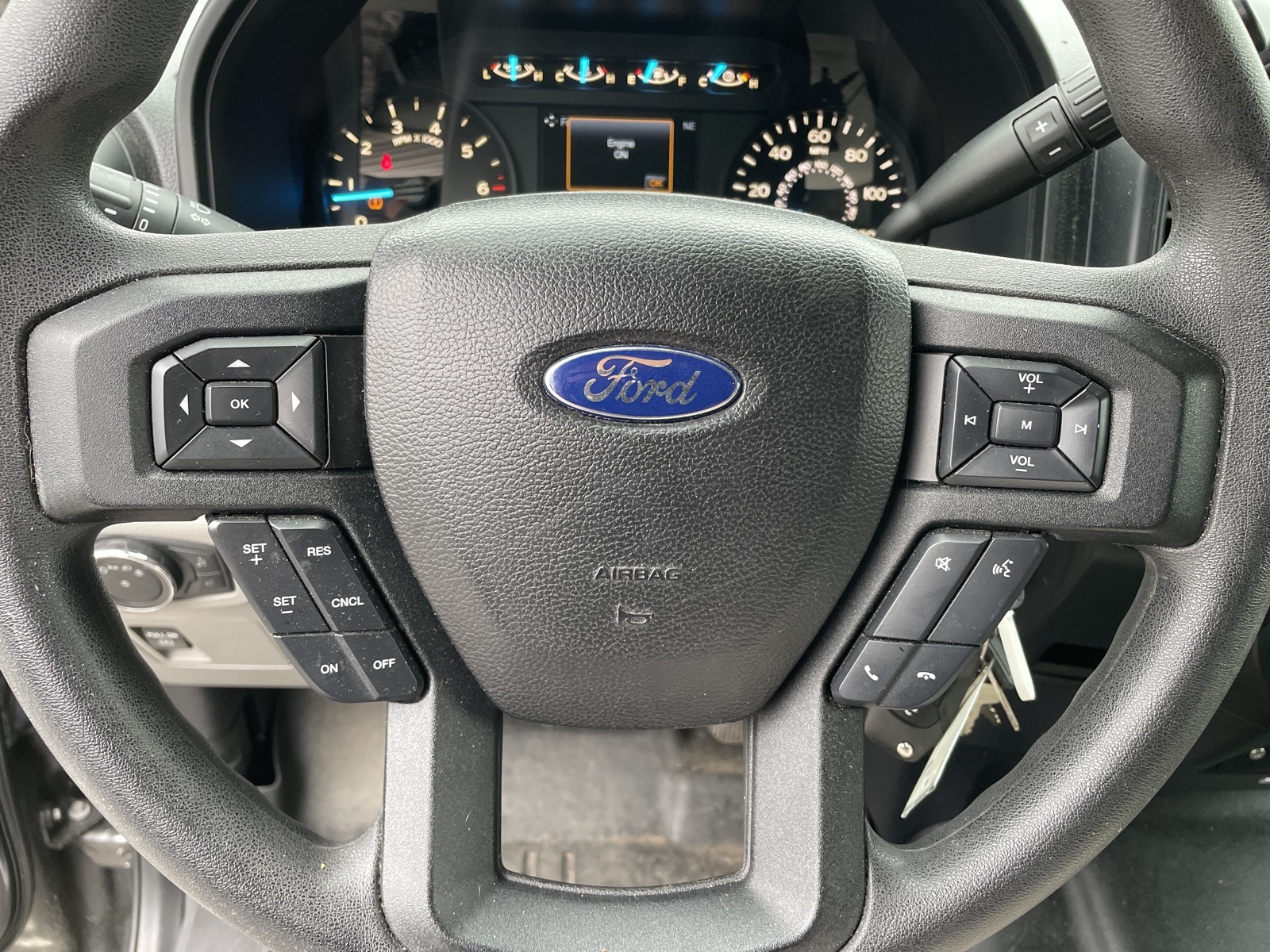 2015 Ford F-150 XLT photo 13