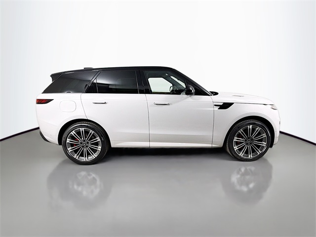 2025 Land Rover Range Rover Sport SE photo 4