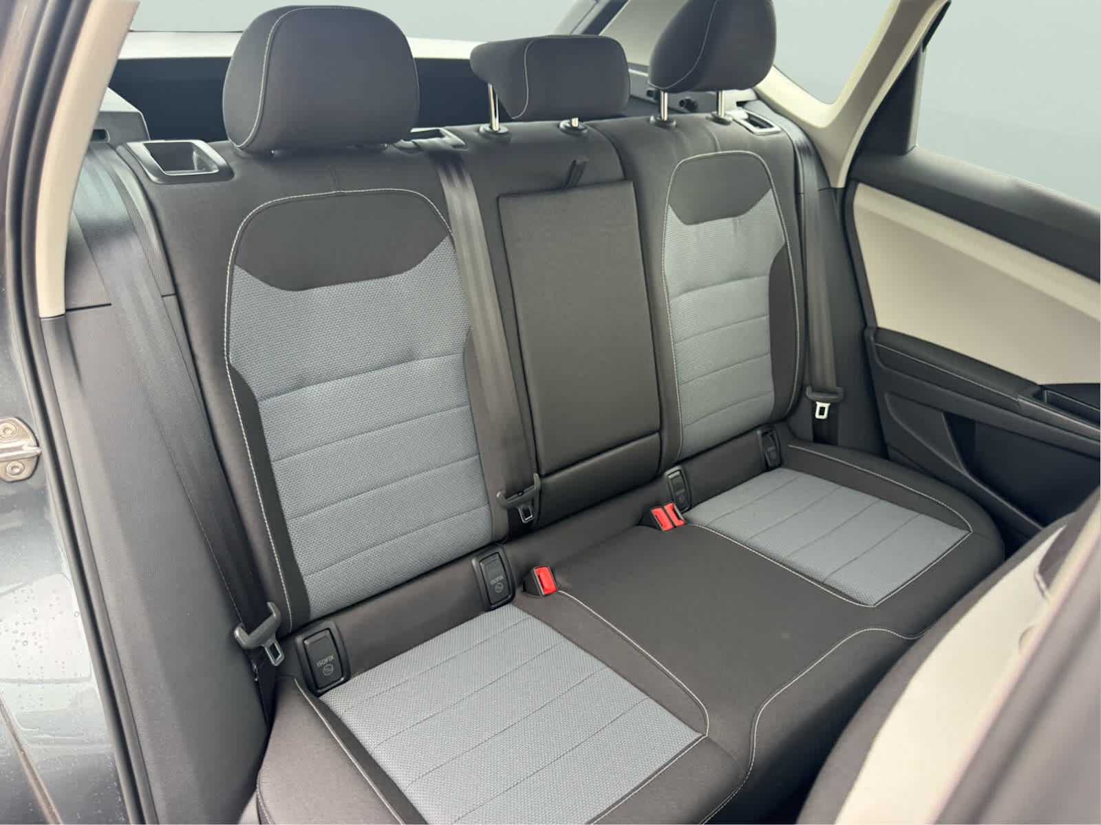 2025 Volkswagen Taos S photo 34