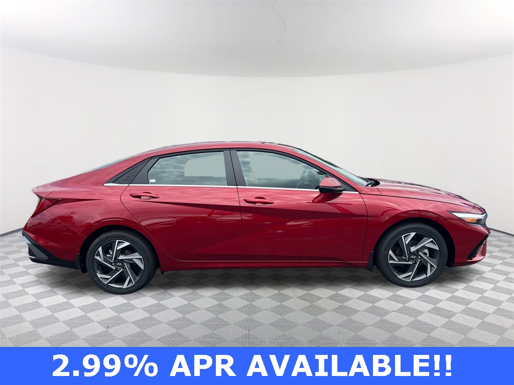 2025 Hyundai Elantra Limited photo 4