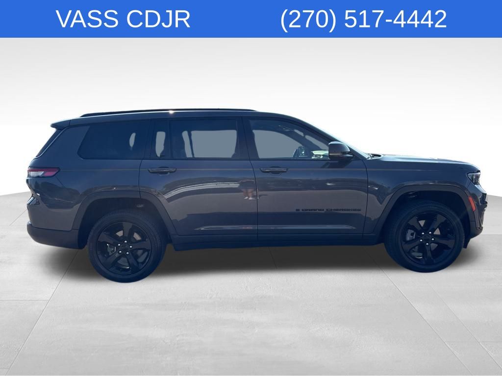 2024 Jeep Grand Cherokee Limited photo 3