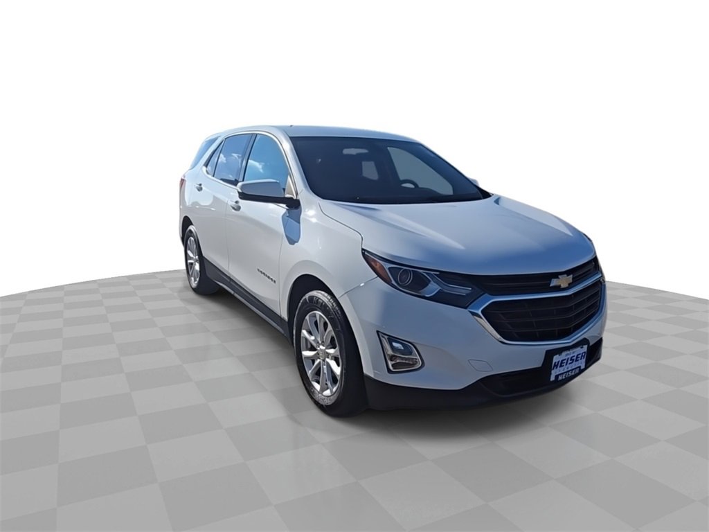 2018 Chevrolet Equinox LT photo 2