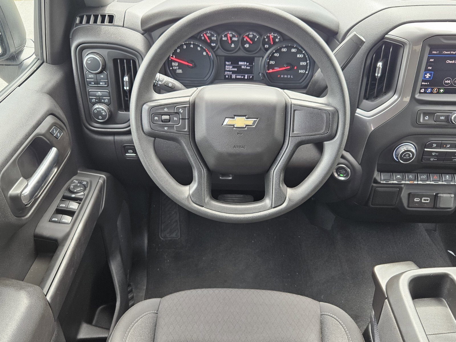 2025 Chevrolet Silverado 1500 Custom photo 5