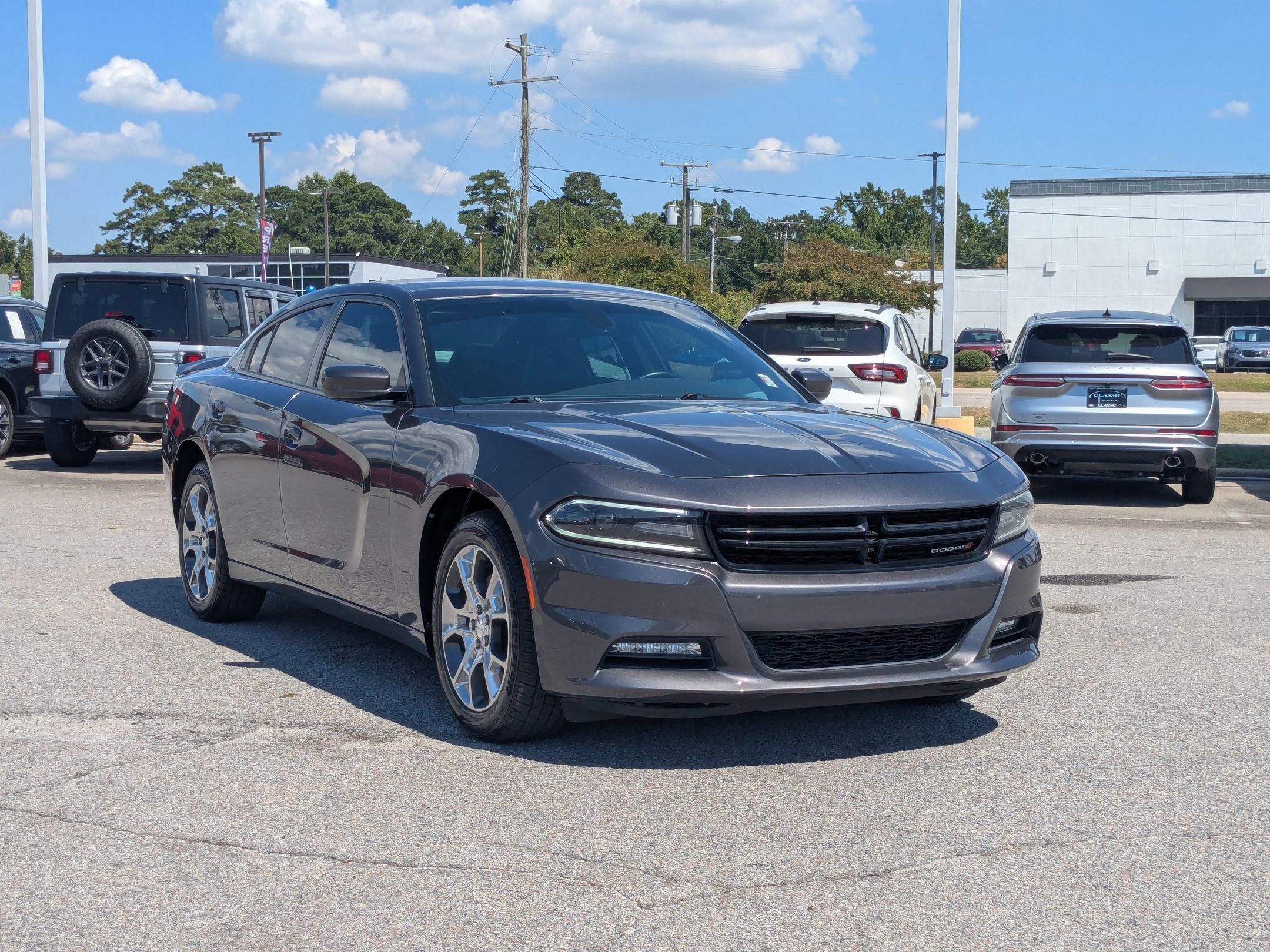 2016 Dodge Charger SXT photo 2