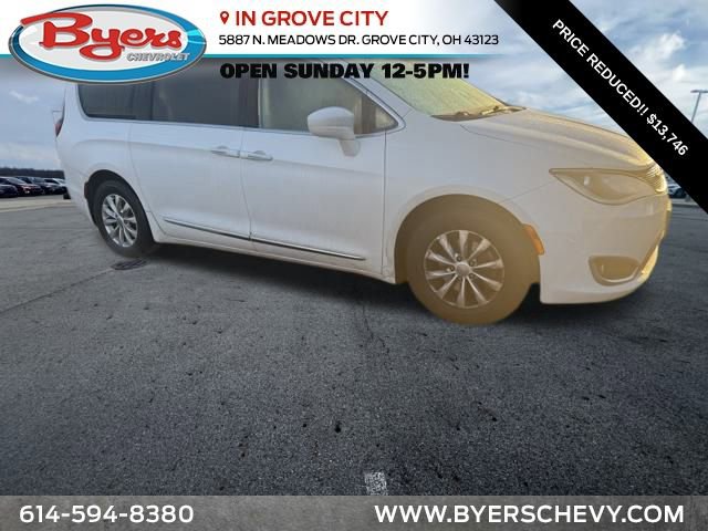 2019 Chrysler Pacifica Touring L's photo