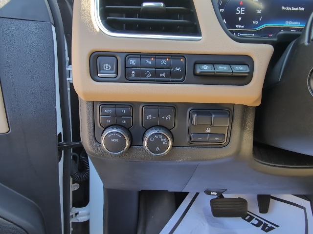 2024 Chevrolet Suburban Premier photo 15