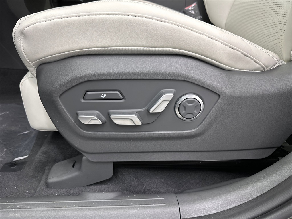 2026 Hyundai Santa Fe Calligraphy photo 9
