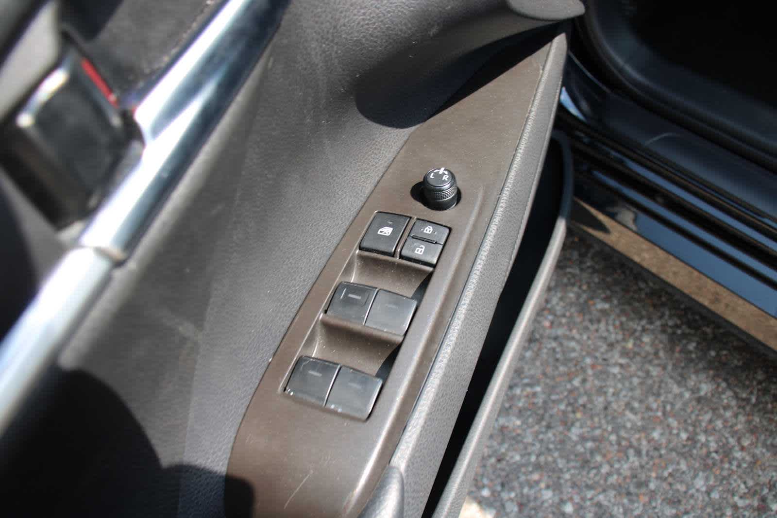 2023 Toyota Camry LE photo 10