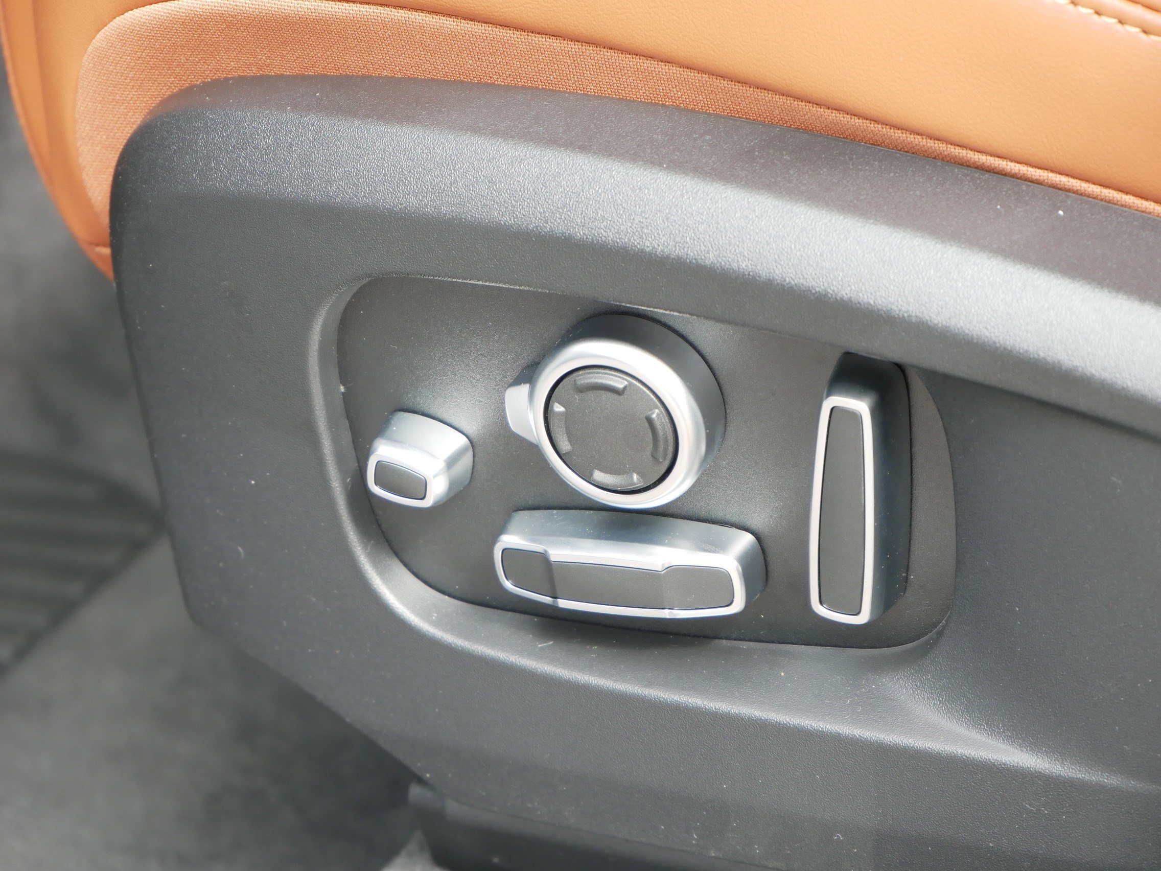 2026 Jaguar F-PACE P250 R-Dynamic S photo 4