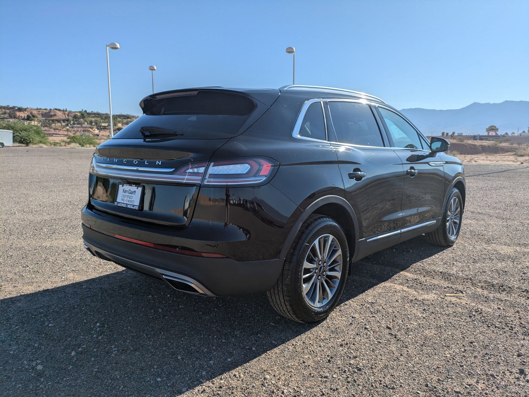 2023 Lincoln Nautilus Standard photo 3