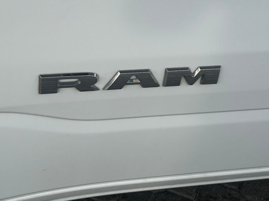 2022 Ram 1500 Tradesman photo 16