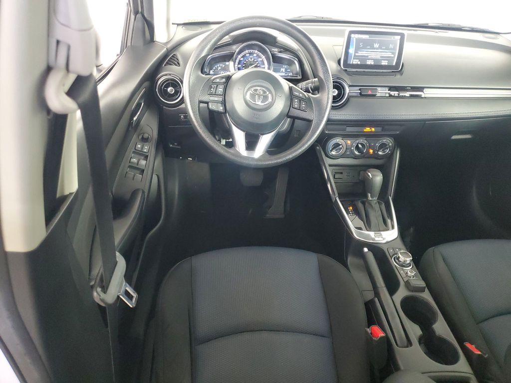2017 Toyota Yaris iA Base photo 13