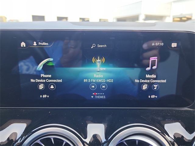 2022 Mercedes Benz GLA 250 4MATIC photo 3