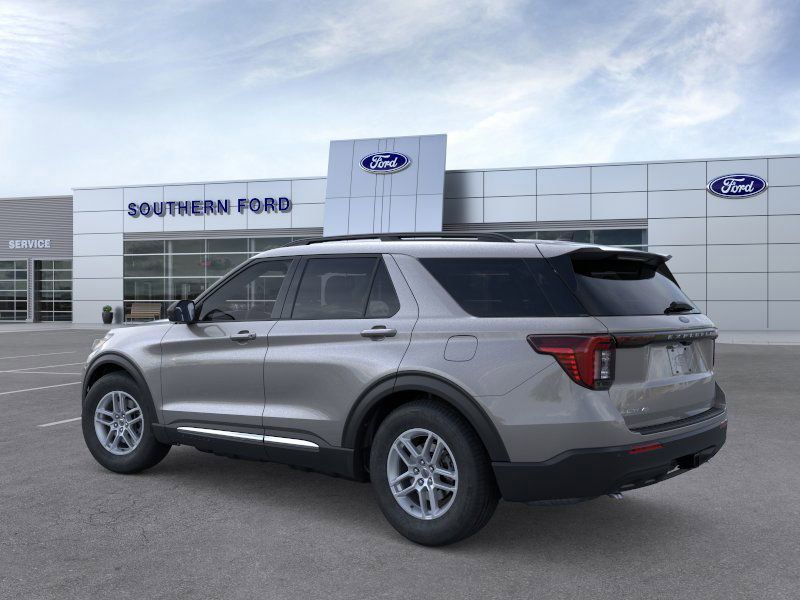 2025 Ford Explorer photo 3