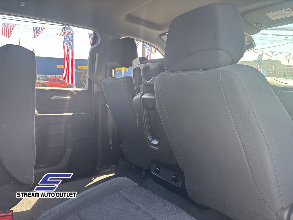 2022 Chevrolet Silverado 2500HD Custom photo 12