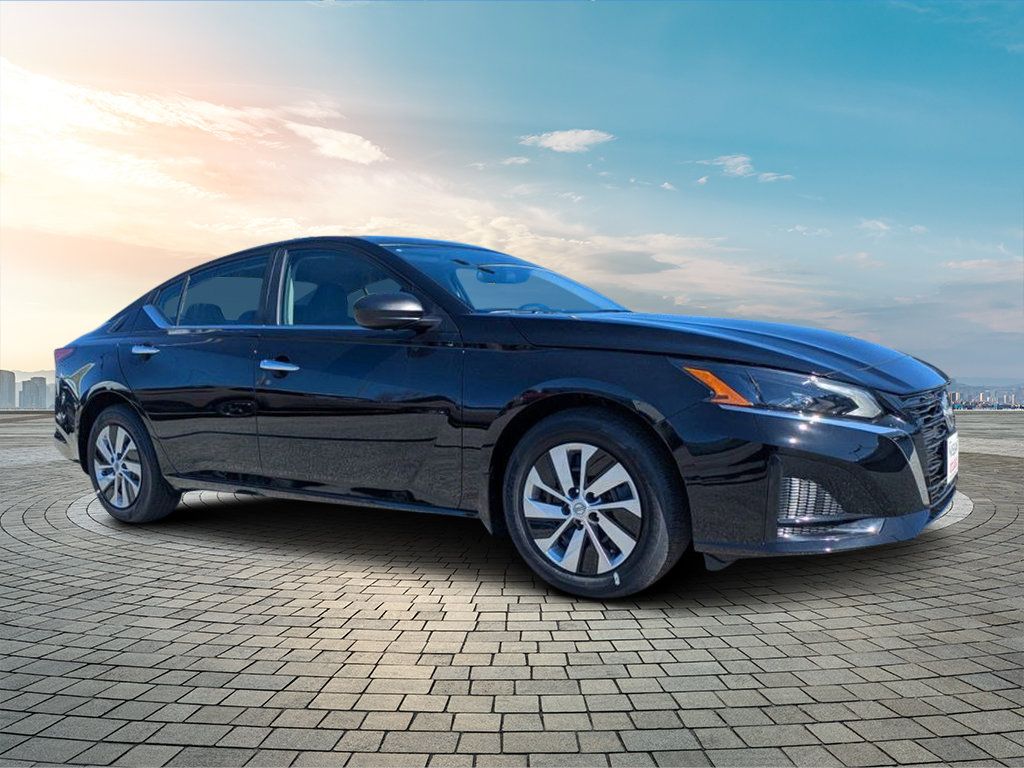 2025 Nissan Altima S's photo