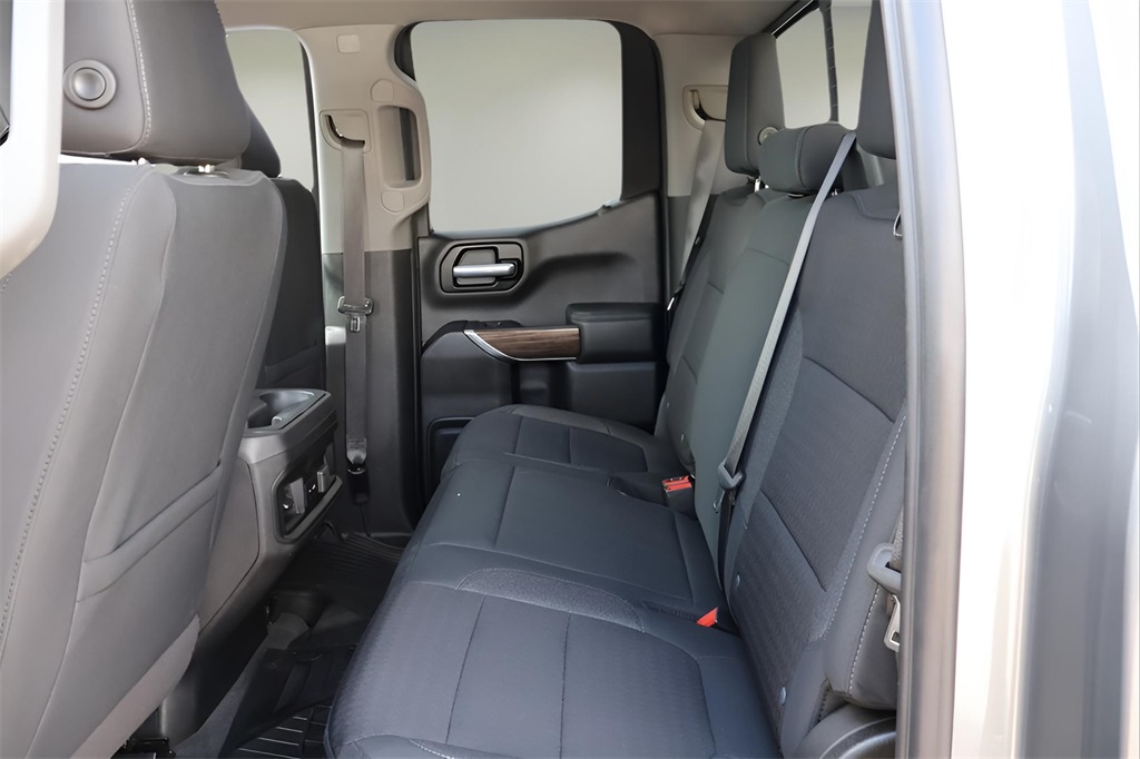 2020 Chevrolet Silverado 1500 RST photo 13