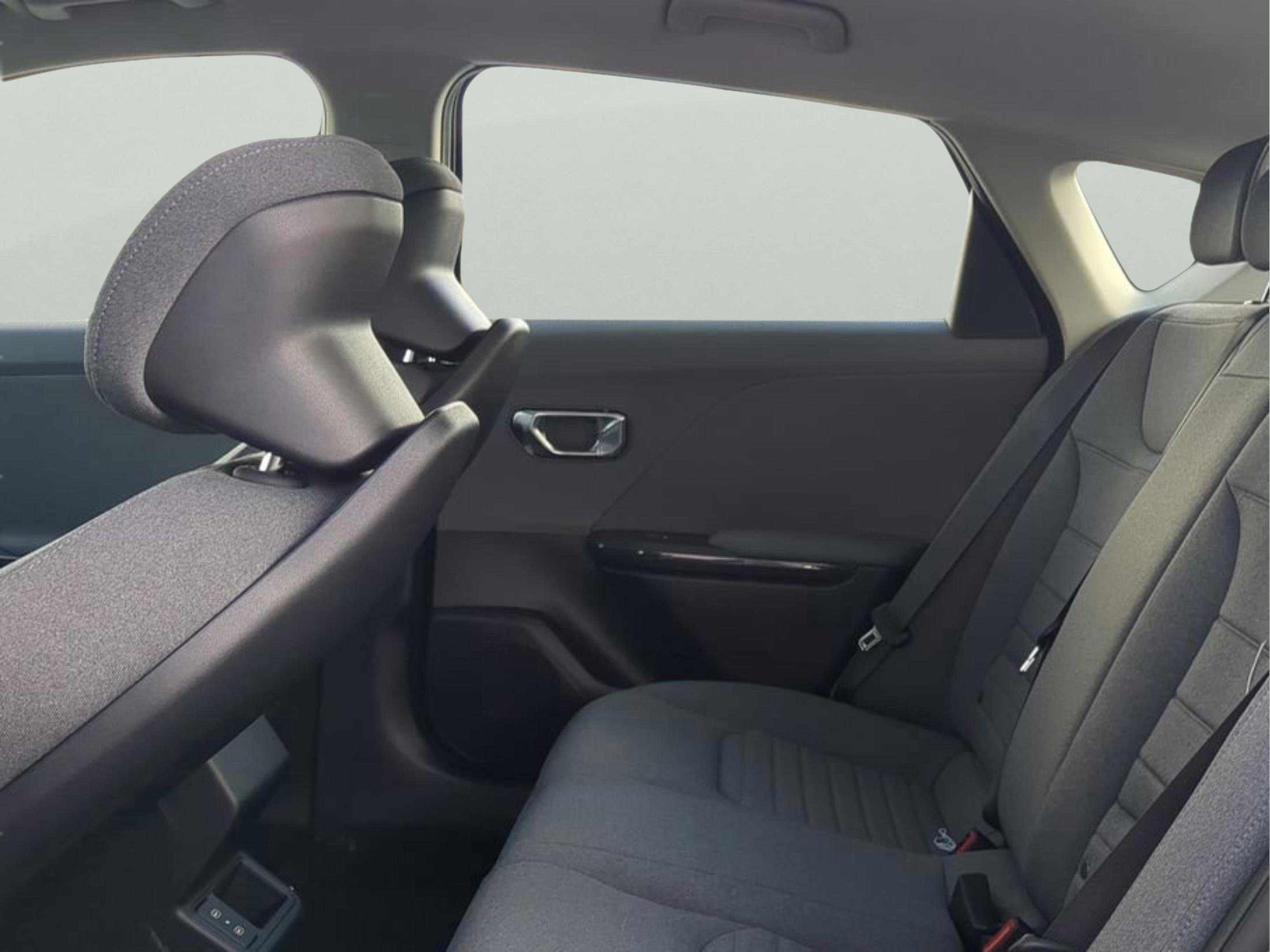 2025 Kia K4 EX photo 14