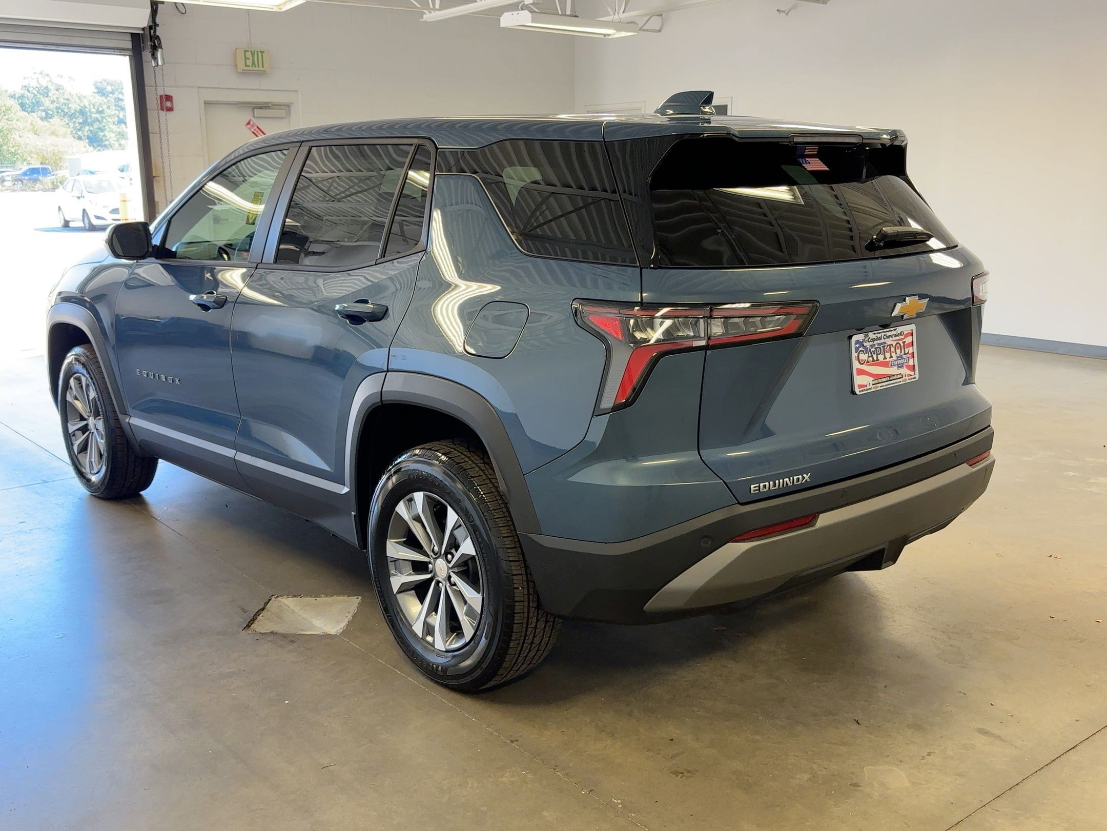 2026 Chevrolet Equinox LT photo 2