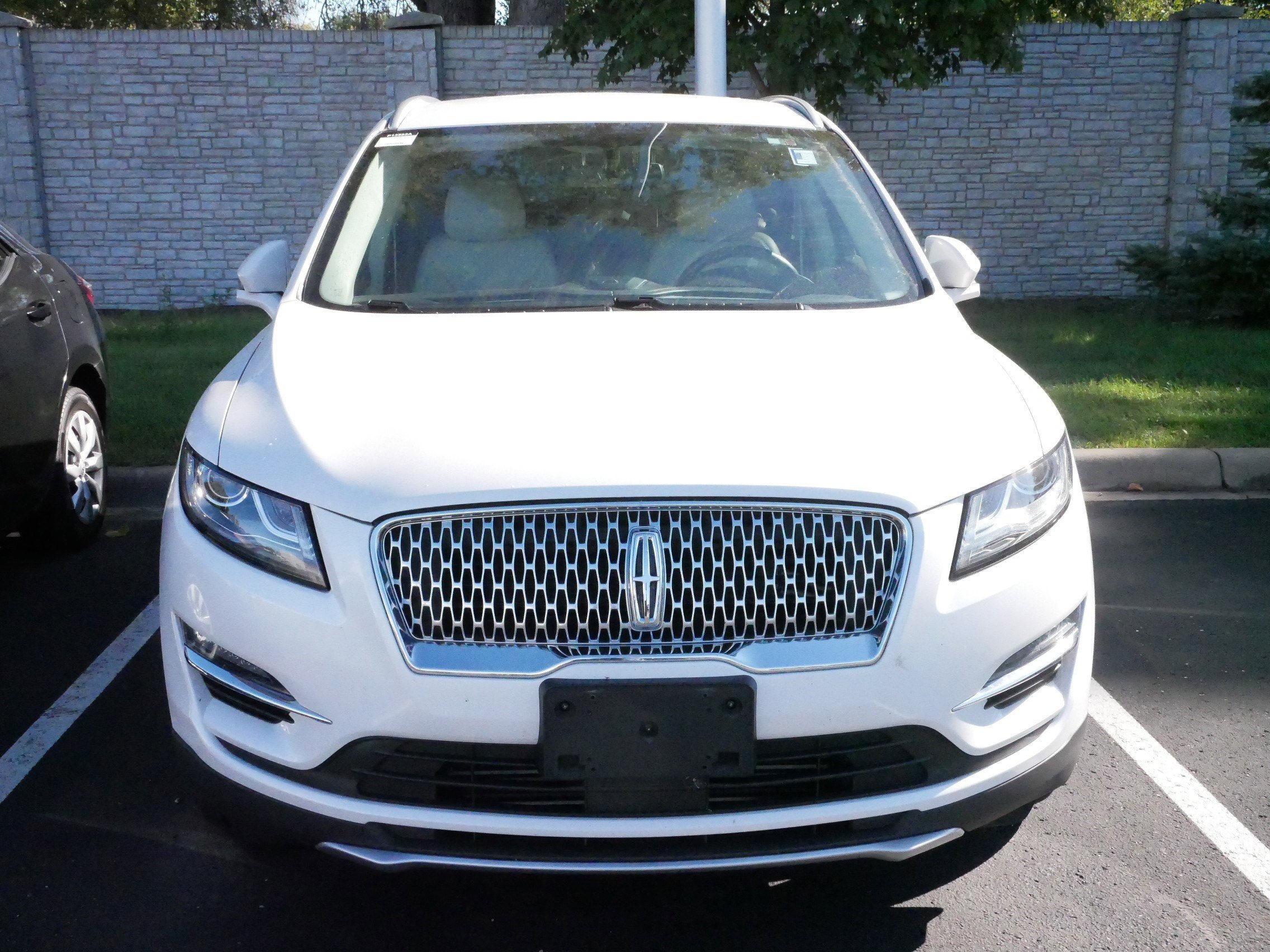 Used 2019 Lincoln MKC Select with VIN 5LMCJ2C99KUL10071 for sale in Brooklyn Center, Minnesota