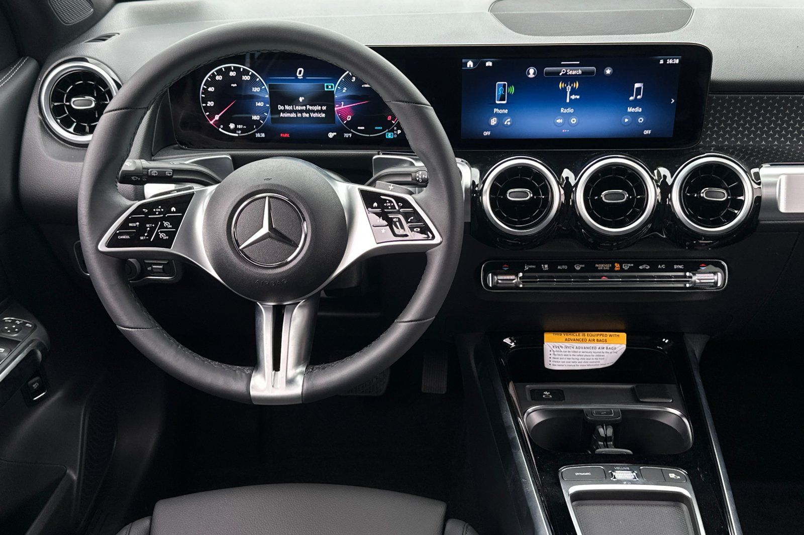 2025 Mercedes Benz GLB 250 photo 19