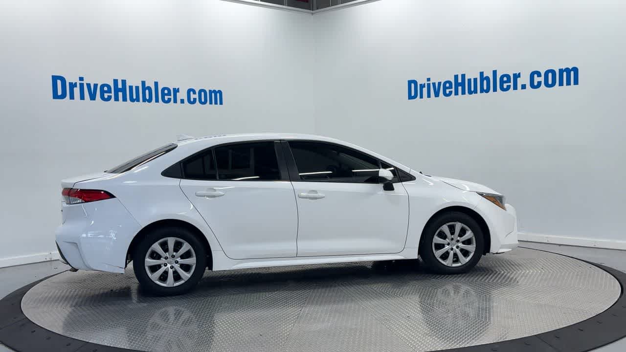 2021 Toyota Corolla LE photo 4