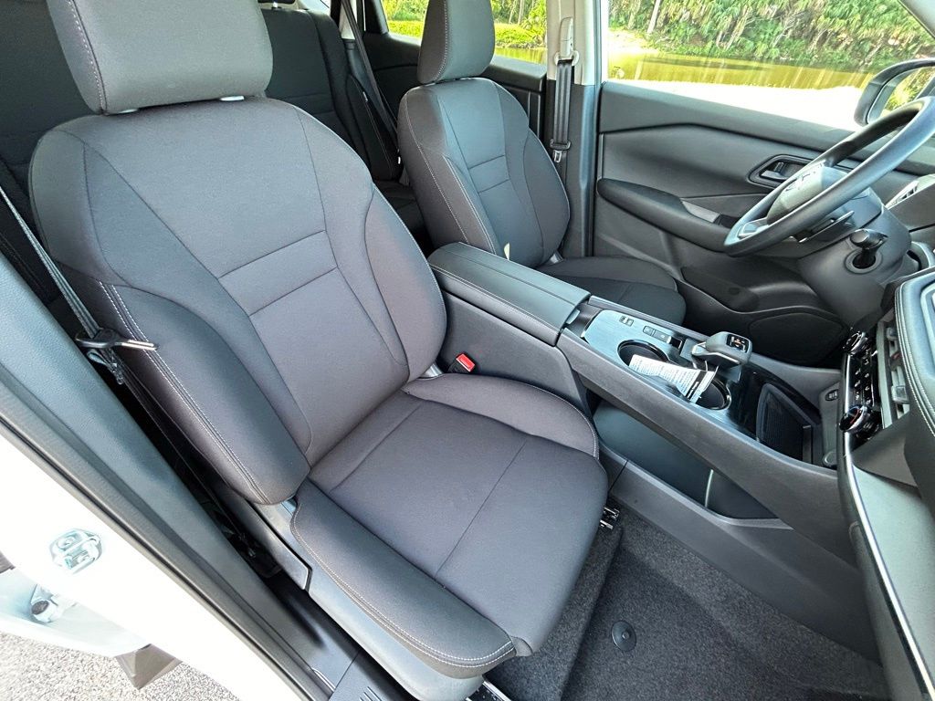 2025 Nissan Rogue S photo 20