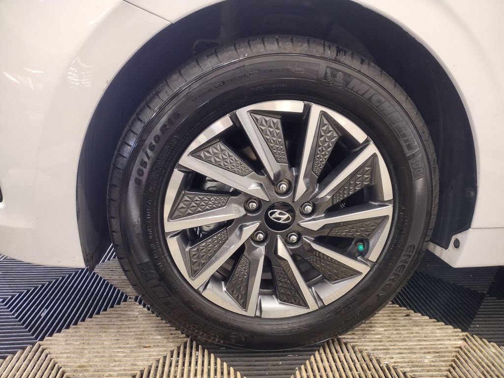 2020 Hyundai Ioniq Electric SE photo 5