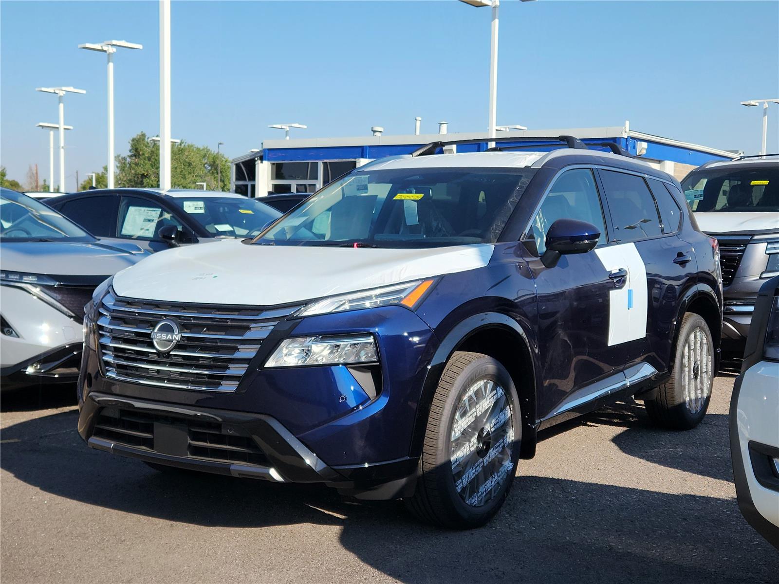 2026 Nissan Rogue Platinum photo 2