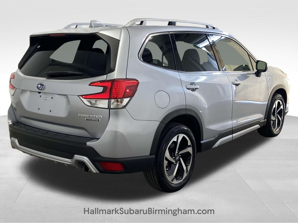 2023 Subaru Forester Touring photo 3