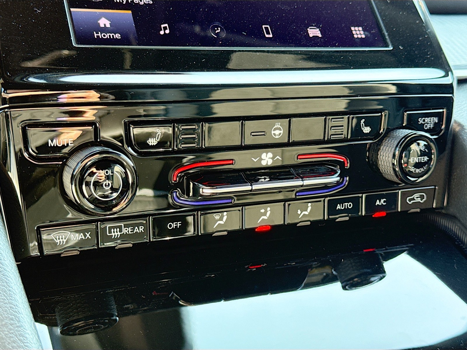 2025 Jeep Grand Cherokee Laredo Altitude photo 15